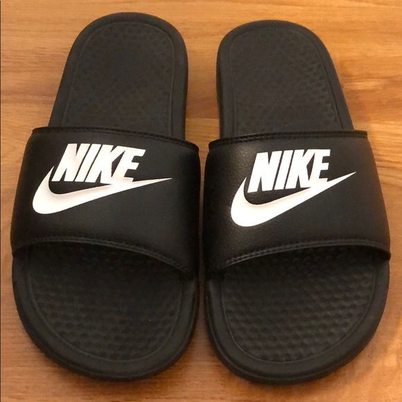 nike comfy slides